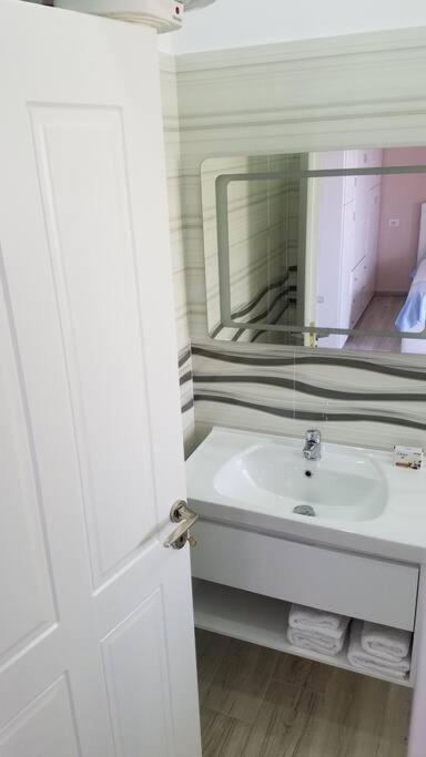 Adriatic East View Apartment Durrës Zewnętrze zdjęcie
